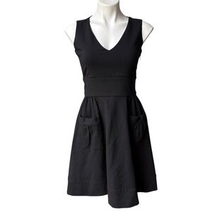 Diane Von Furstenberg Black Diya Sleeveless Knit Fit and Flare Dress, Sz 4